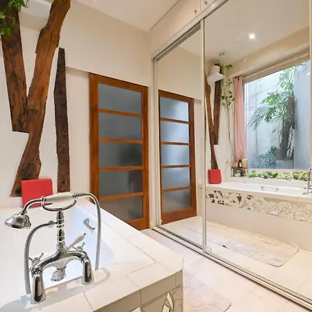 Spacious In Appartamento Parigi